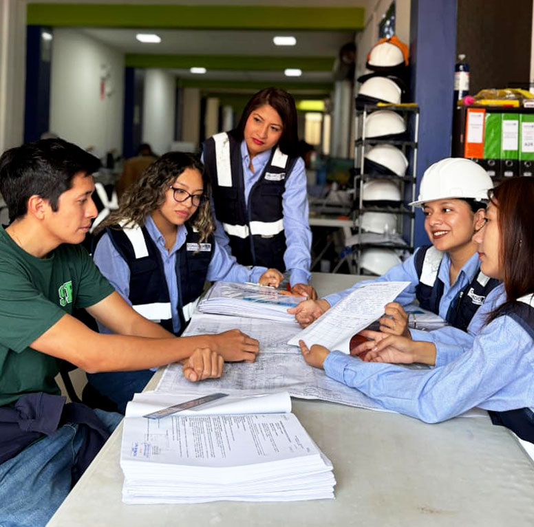 <p>Regularización de Terreno,<br />
Proyectos de Infraestructura<br />
y Legal Especializado</p>
